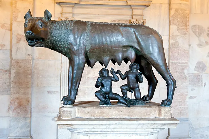 Säugende Wölfin mit den Zwillingen Romulus und Remus